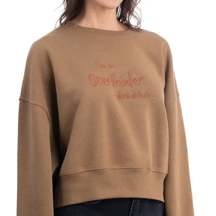 Kadın Kahve Overthinker Nakış Detaylı Crop Oversize Sweatshirt - 3
