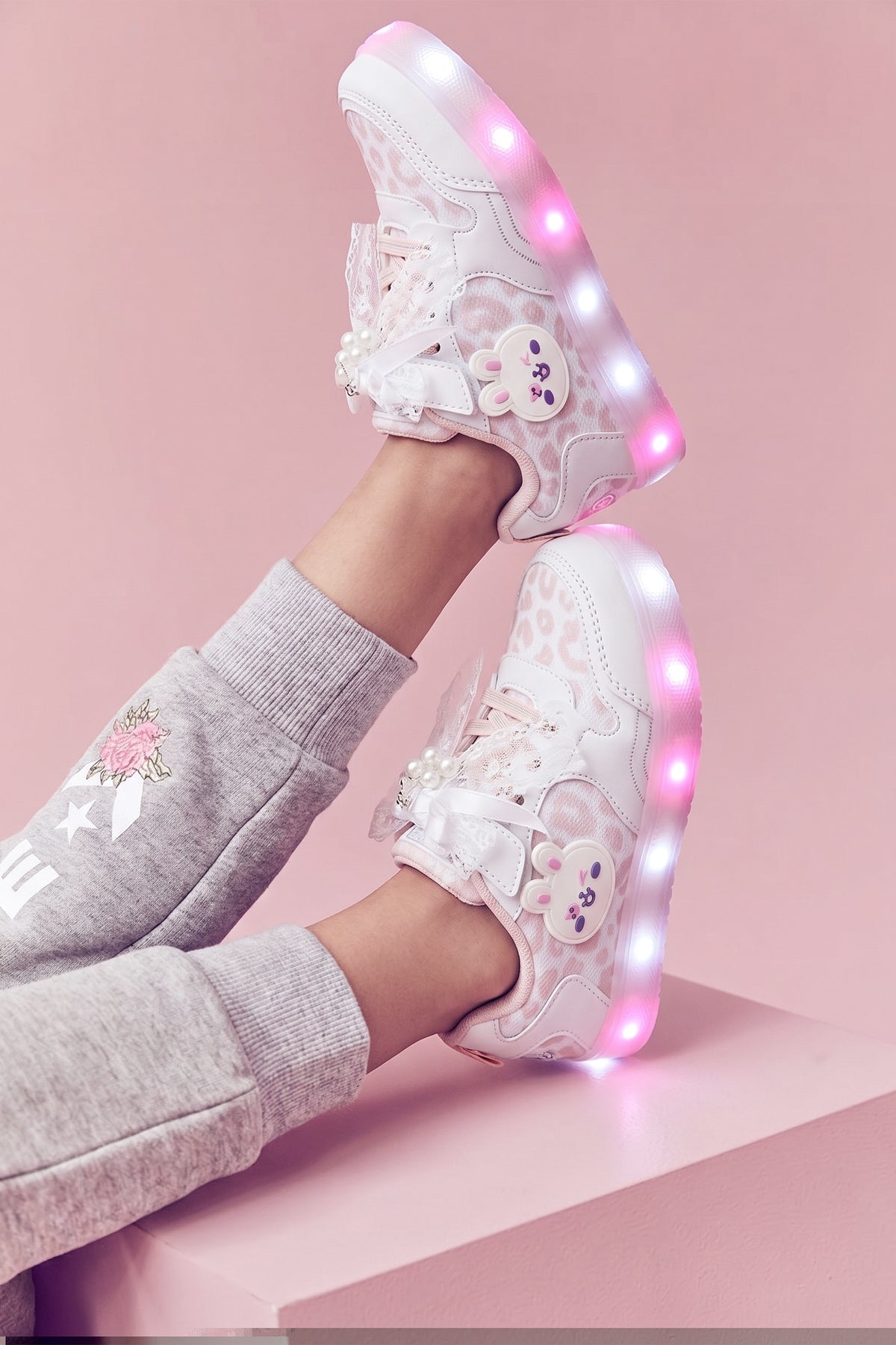 Çocuk Işıklı Sneaker Spor Ayakkabı 2026 - Kids DS Chen - Beyaz Pudra